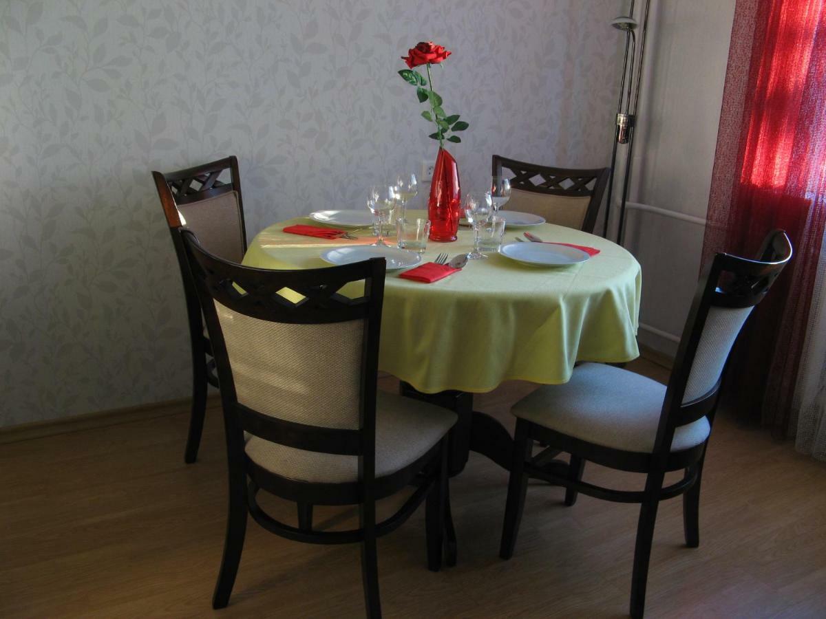 Gratarre Apartment Kuressaare Esterno foto